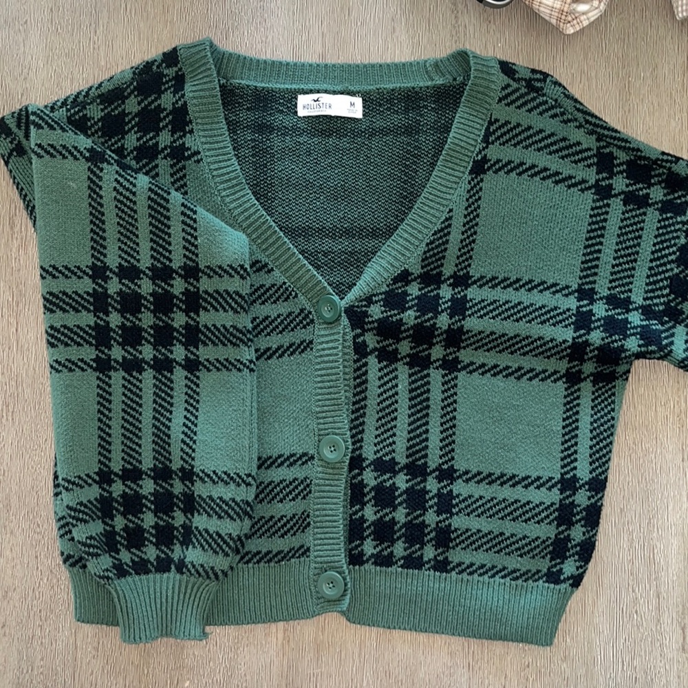 hollister knit cardigan; size medium